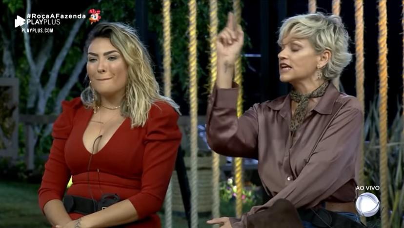 Mãe de Thayse Teixeira se manifestou e defendeu a filha de Andréa Nóbrega no reality show A Fazenda 2019.