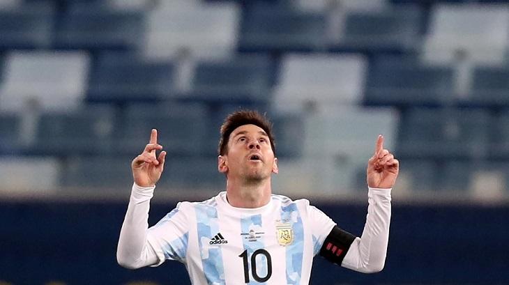 Messi comemorando o gol da Argentina