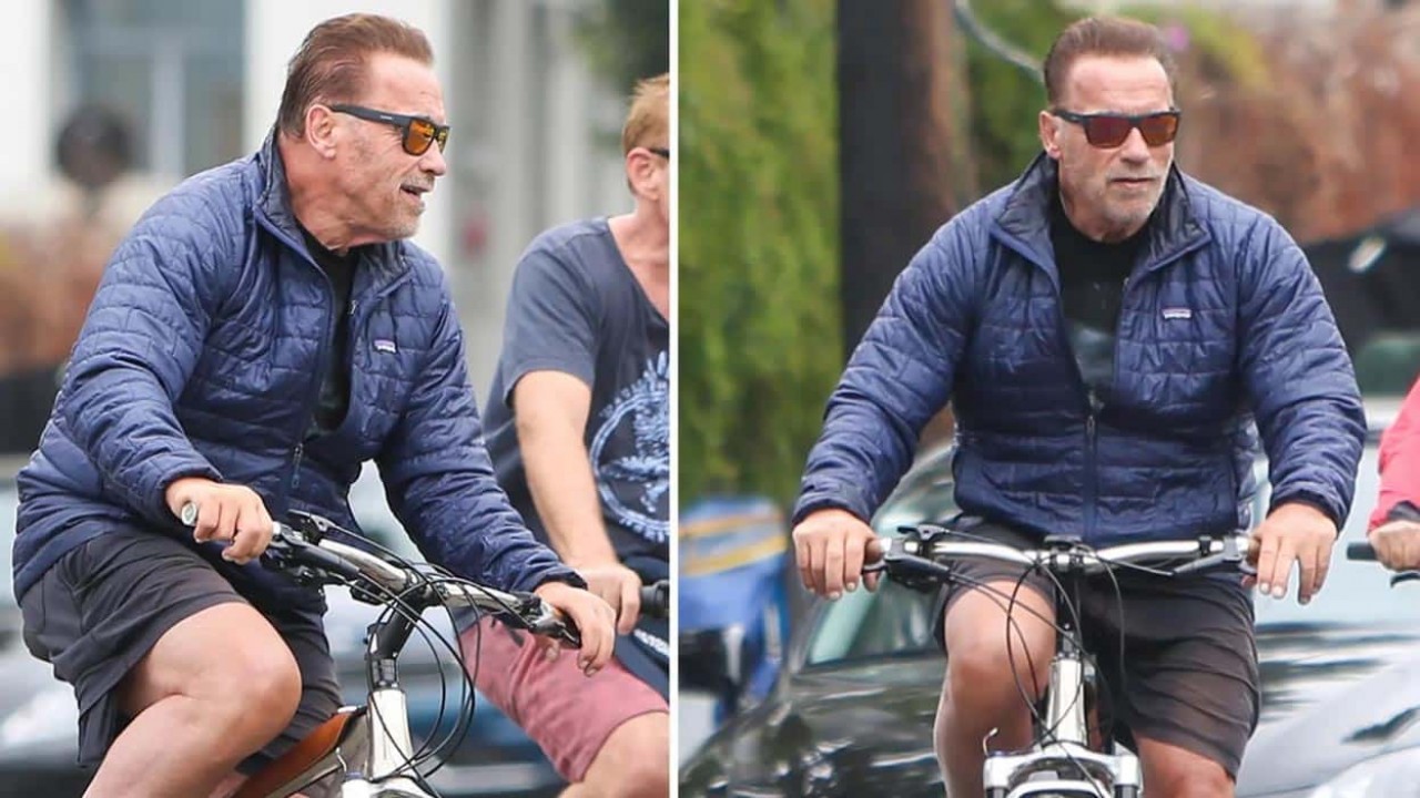 Arnold Schwarzenegger andando de bicicleta