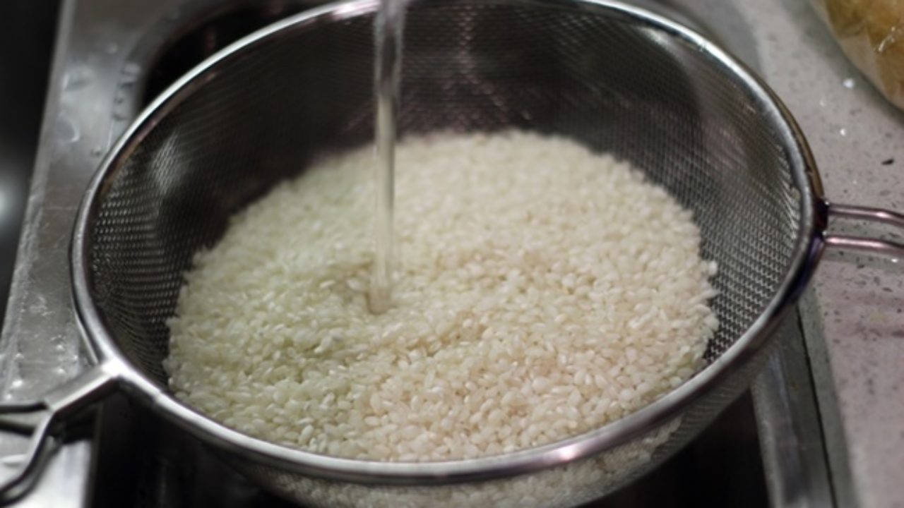 Pesquisa revela se arroz deve ser lavado antes do cozimento
