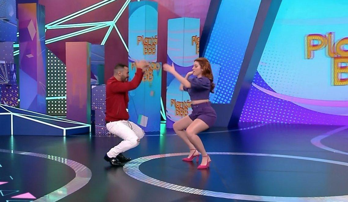 Gilberto dança com Ana Clara
