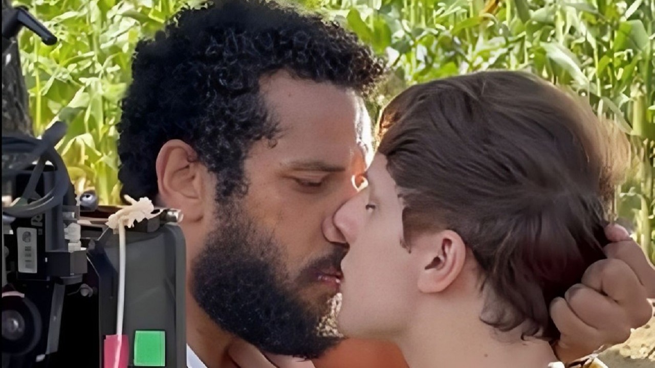 Beijo gay na novela Terra e Paixão