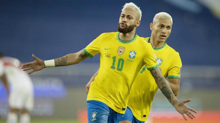 Neymar comemorando gol