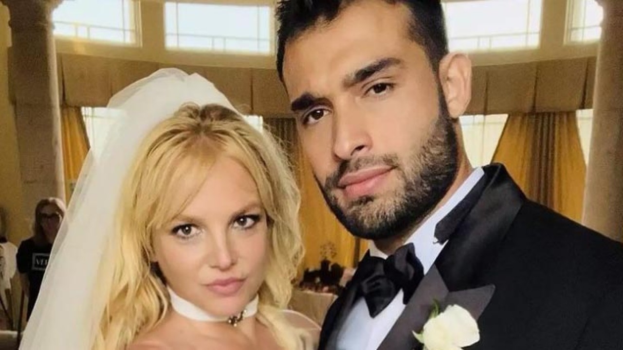 Britney Spears ao lado do marido Sam Asghari