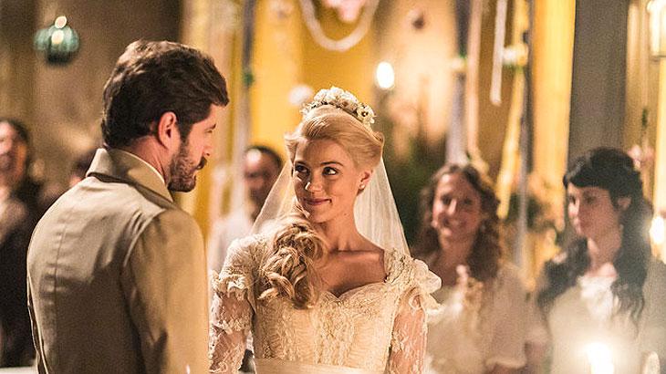 \"Orgulho e Paixão\": Jane e Camilo se casam em cerimônia simples no cortiço