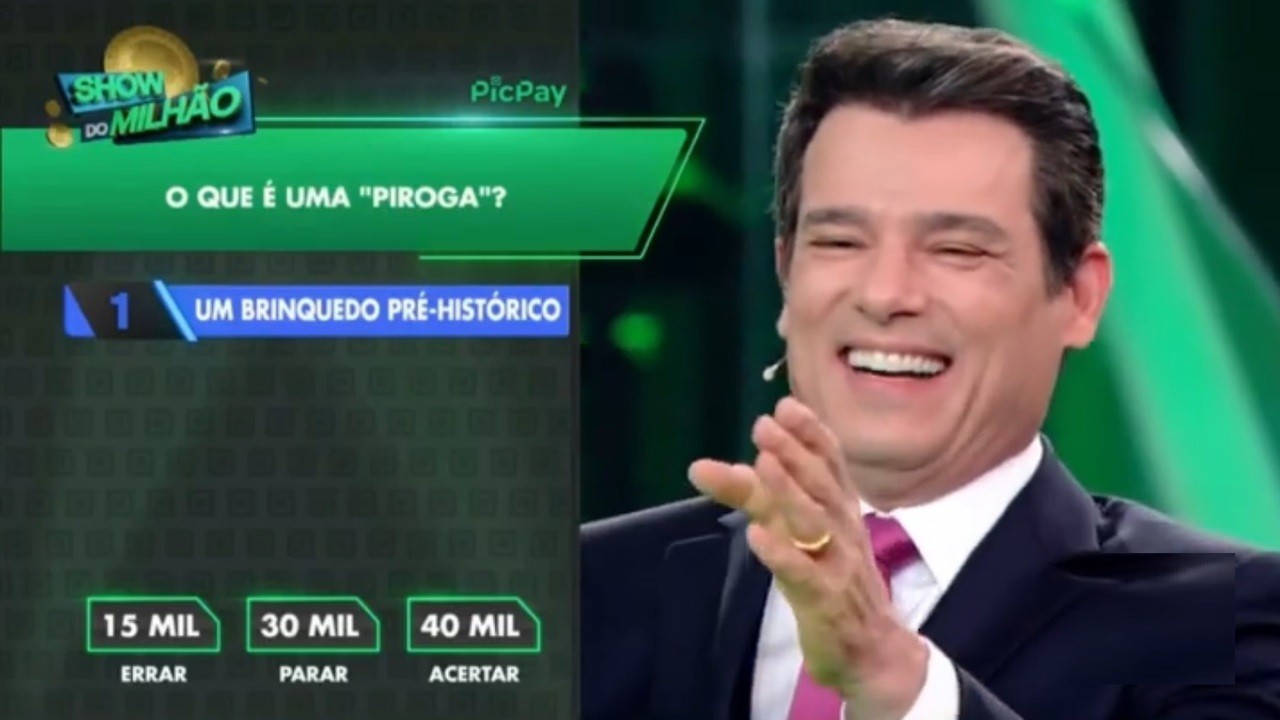 Celso Portiolli ri após cometer gafe e falar palavrão no Show do Milhão, do SBT