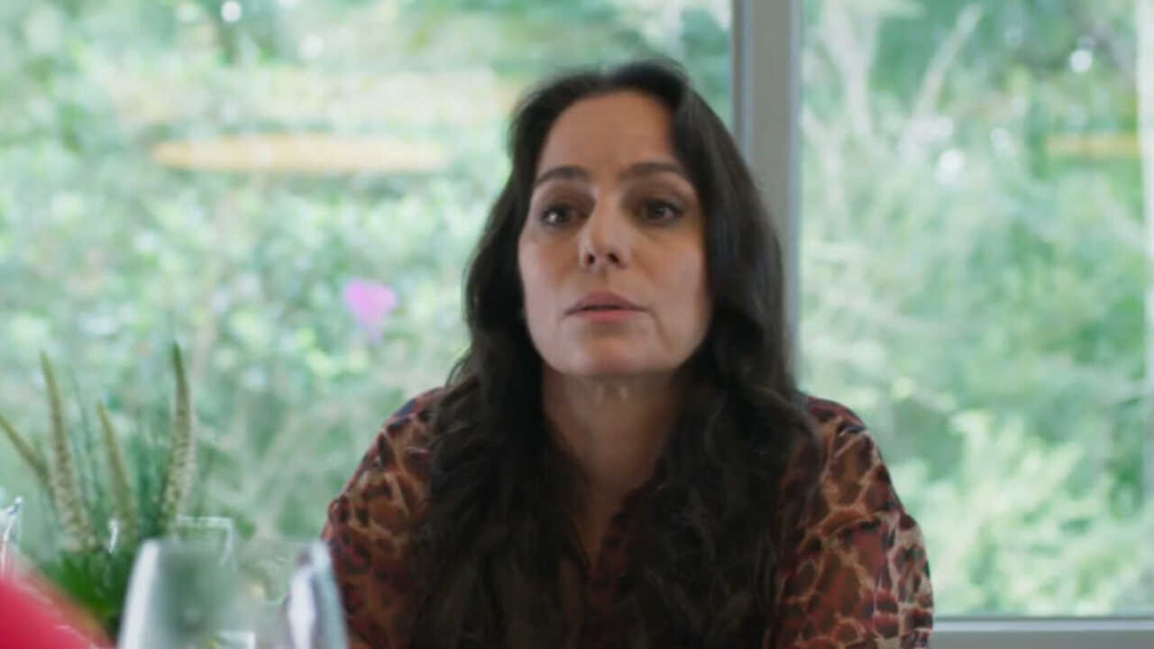 Claudia Mauro como Helena em cena da novela Um Lugar ao Sol, em exibição na Globo