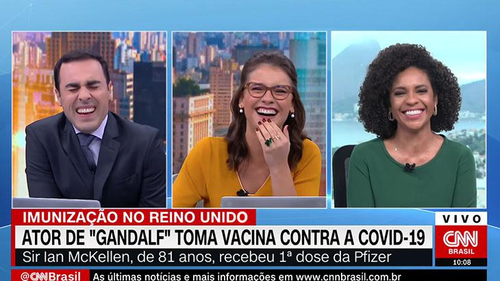 Rafael Colombo ri do erro da colega, Elisa Veeck, no CNN Novo Dia