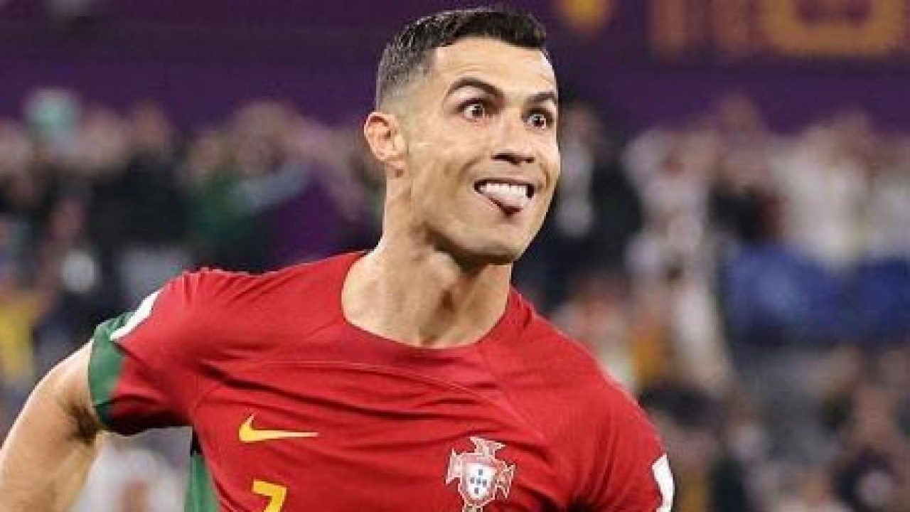 Cristiano Ronaldo comemorando gol por Portugal