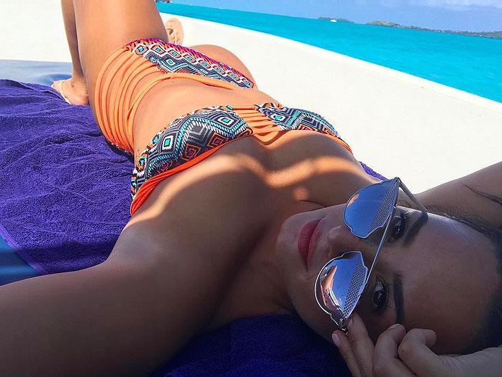 Demi Lovato mostra silhueta sequinha e fala sobre fim de férias: \"foi divertido\"