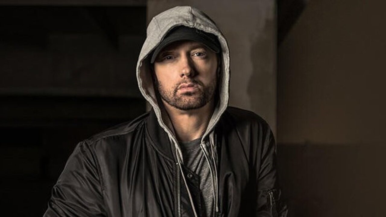 Eminem se apresenta no Super Bowl 2022