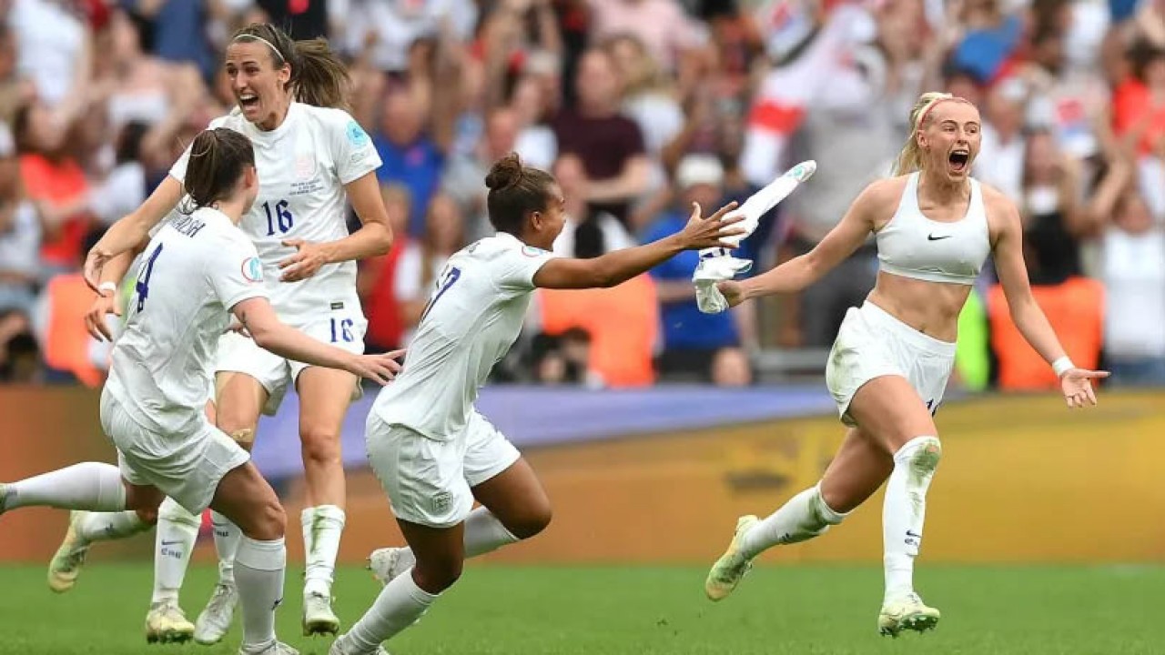 Inglaterra vencendo a Alemanha na Euro Feminina