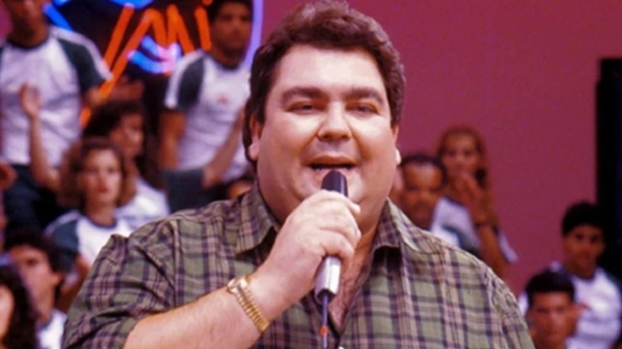 Fausto Silva no comando do Domingão do Faustão, que estreou em 1989 na Globo