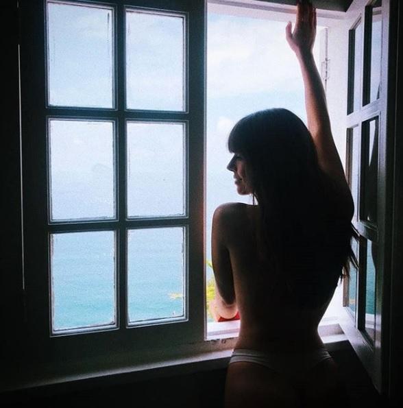 Giovanna Lancellotti posta foto sensual e seguidores vão à loucura: \"Mulherão\"