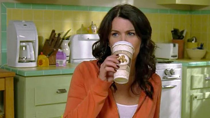 De “Chaves” a “Gilmore Girls”: Relembre personagens apaixonados por café na TV