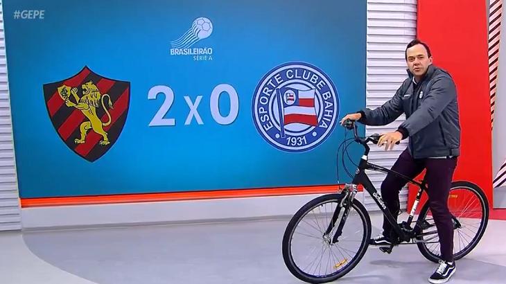 Tiago Medeiros no Globo Esporte PE de bicicleta
