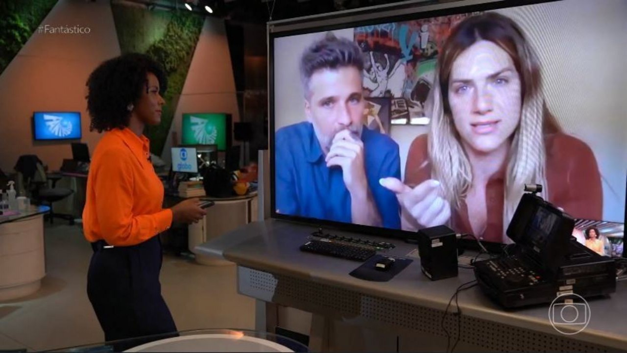 Maju Coutinho em entrevista com Giovanna Ewbank e Bruno Gagliasso no Fantástico