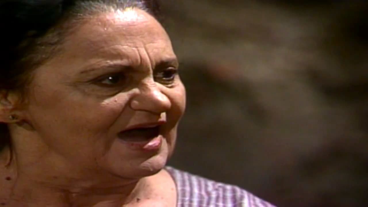 Laura Cardoso como Isaura em Mulheres de Areia