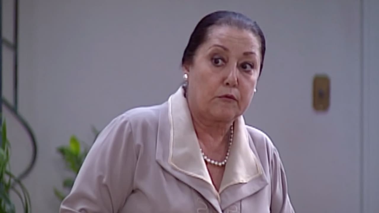 Suely Franco como Mimosa em cena do último capítulo de O Cravo e a Rosa, em reprise na Globo
