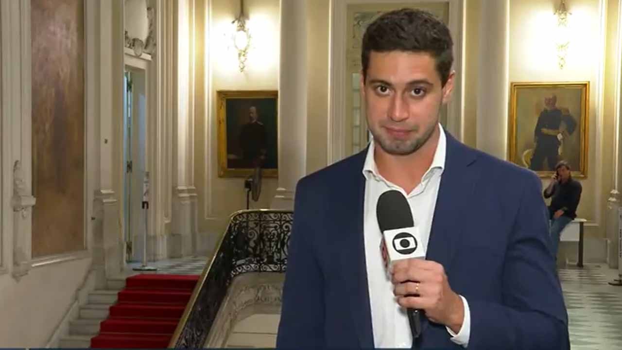 Pedro Figueiredo durante reportagem na Globo