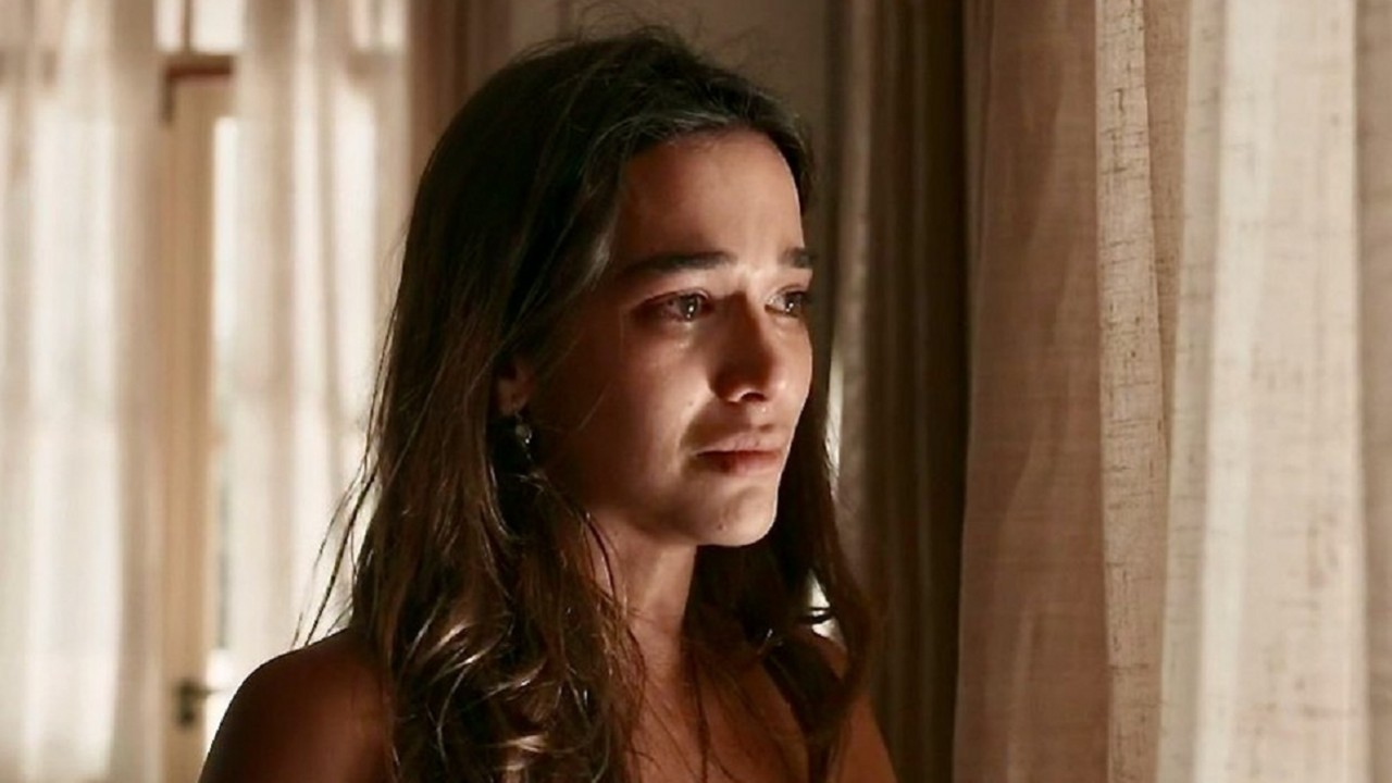 Theresa Fonseca interpretando Mariana em Renascer