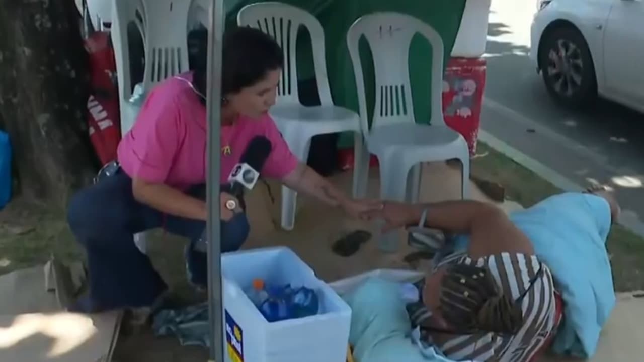 Repórter da Globo acorda trabalhadora para entrevista ao vivo; vídeo