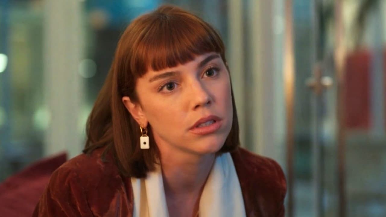 Alice Wegmann como Solange em Vale Tudo