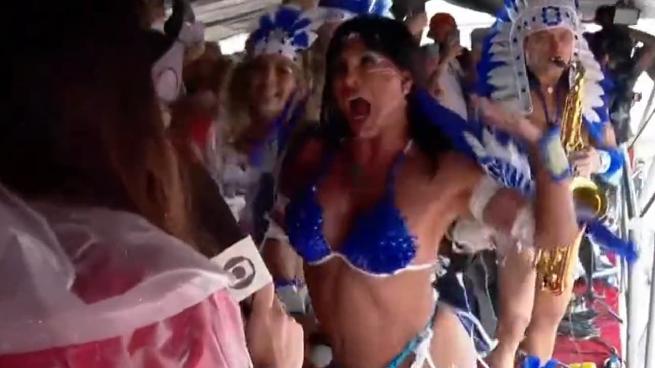 Gretchen ignora repórter da Globo no Carnaval de SP