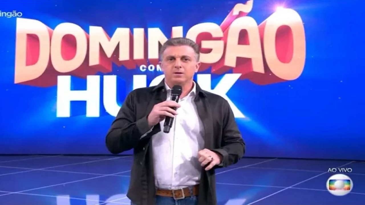 Luciano Huck apresenta do Domingão com Huck na Globo