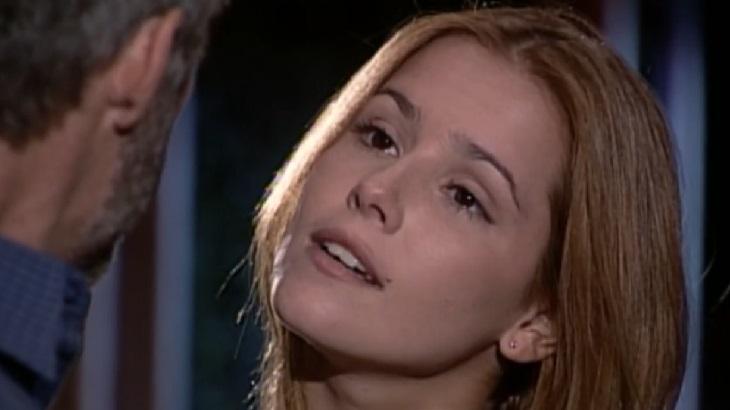 Deborah Secco como Íris em cena da novela Laços de Família, em reprise na Globo