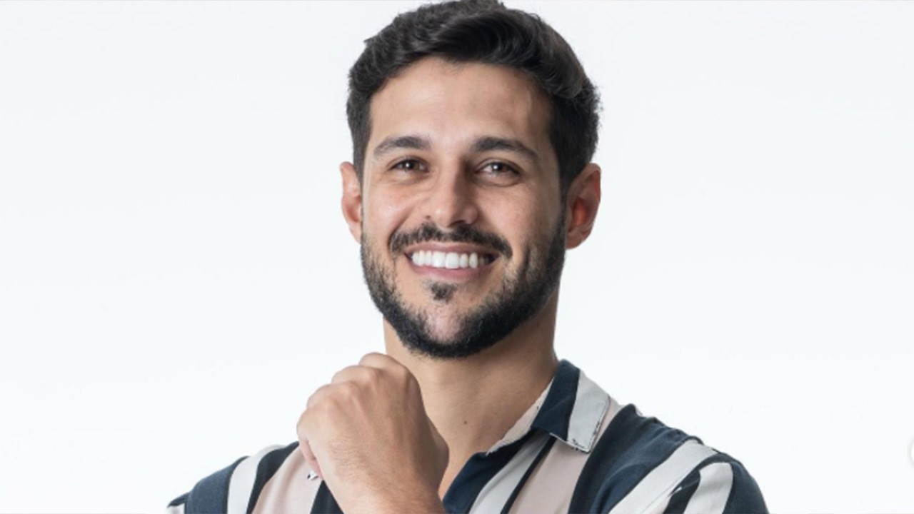 Rodrigo Mussi sorridente