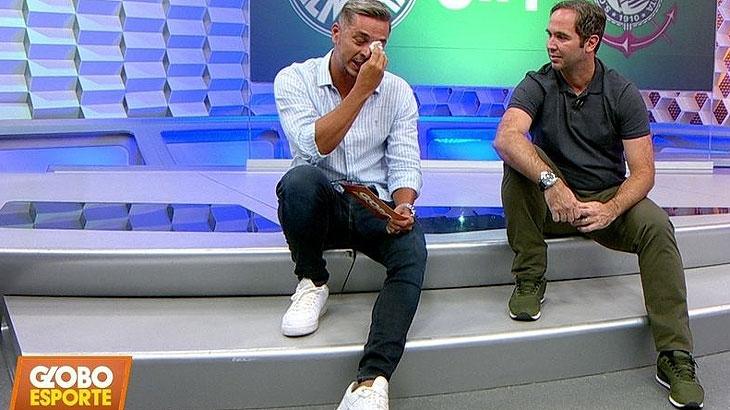 Ivan Moré vai às lágrimas no Globo Esporte