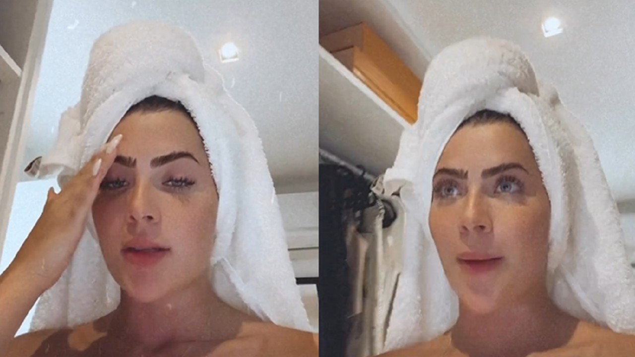Jade Picon de toalha após tomar banho