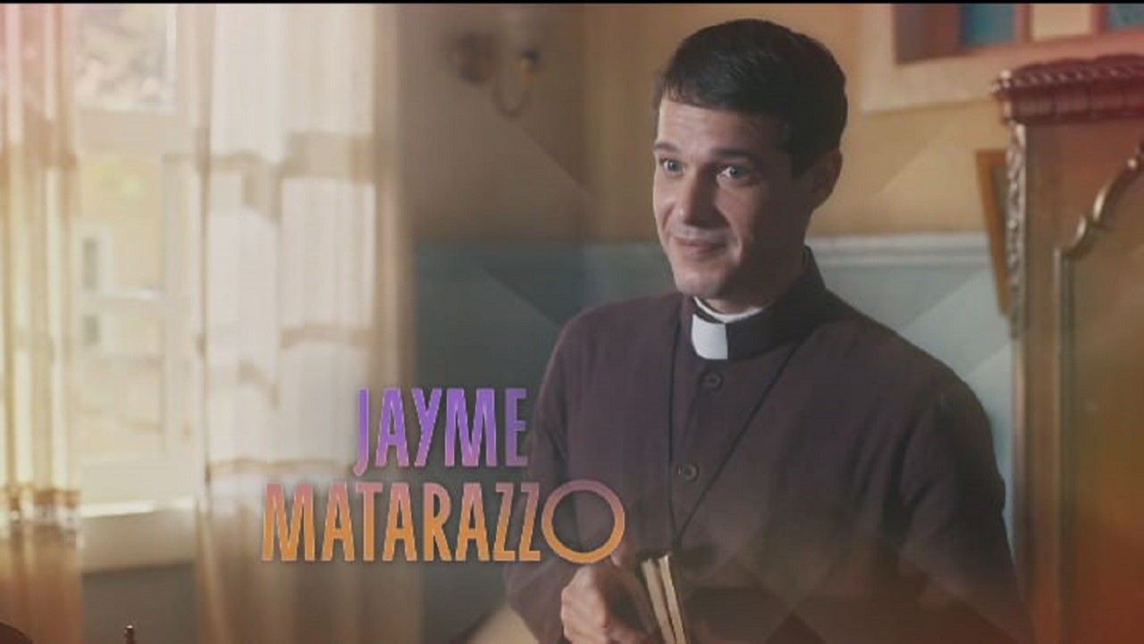 Jayme Matarazzo caracterizado de padre Tenório em chamada da novela Além da Ilusão