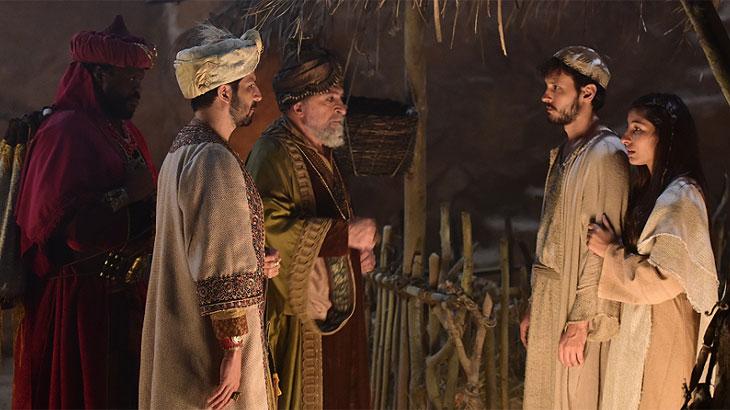 \"Jesus\": Jesus recebe a visita dos três Reis Magos