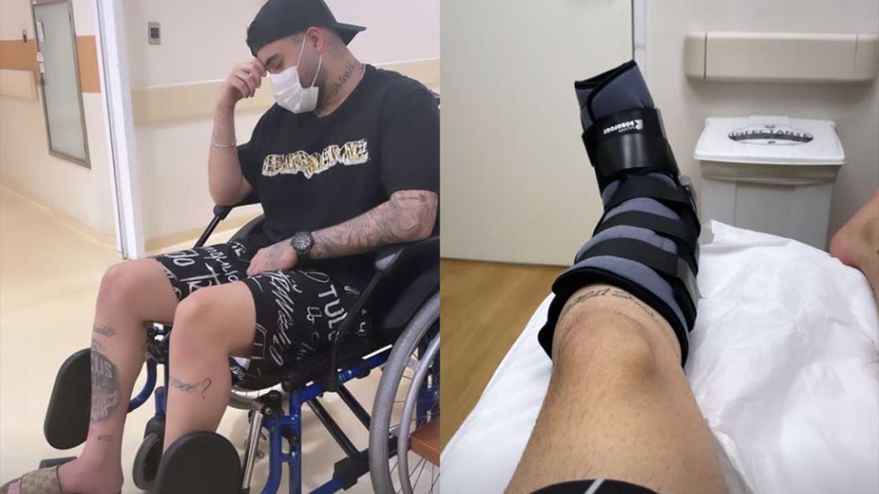 Kevinho em cadeira de rodas; Kevinho com bota ortopédica