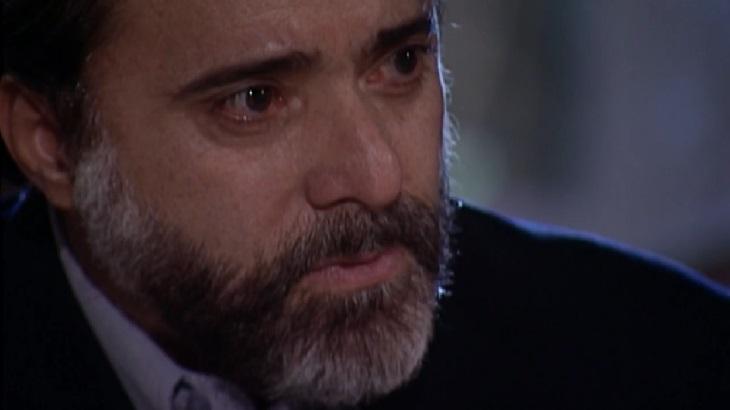 Tony Ramos como Miguel em cena da novela Laços de Família, em reprise na Globo