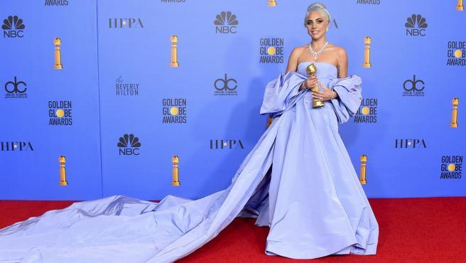 Lady Gaga de vestido azul