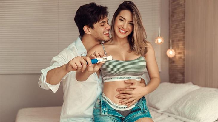 Lucas Veloso anuncia primeira gravidez da namorada, Gessica Muniz