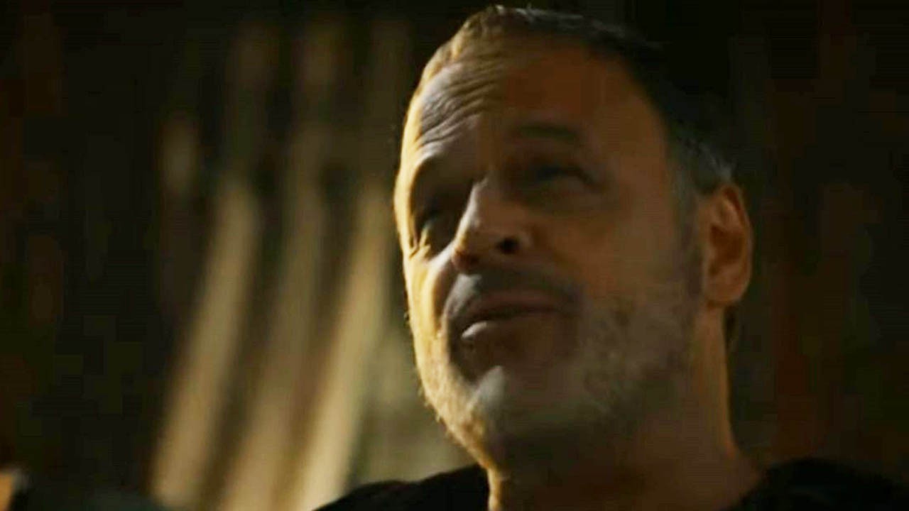 Marcos Breda como Baaná, em cena de Reis