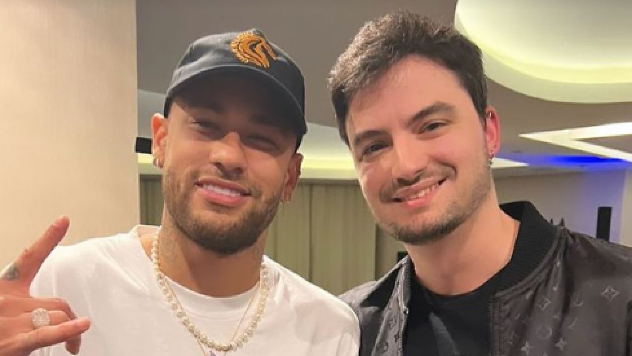 Neymar e Felipe Neto juntos sorrindo em foto