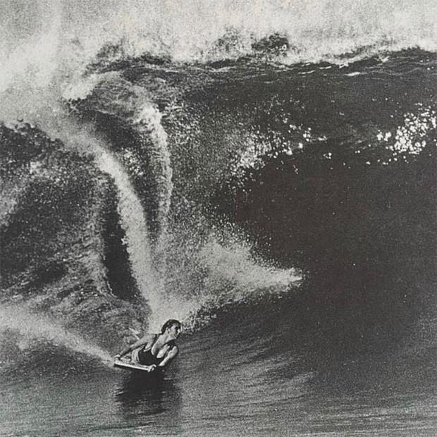 Glenda Kozlowski abre o baú e compartilha foto antiga no Havaí: \"Que onda\"