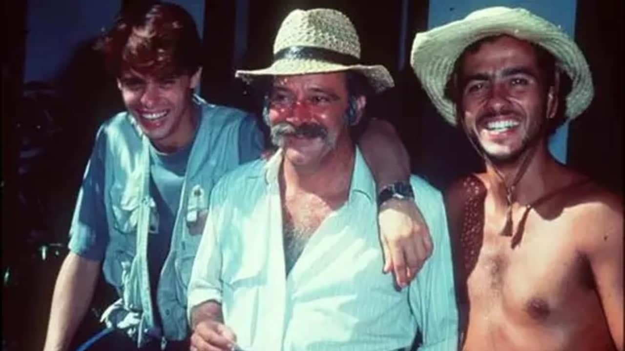 Marcos Winter, Cláudio Marzo e Marcos Palmeira nos bastidores da primeira versão de Pantanal, exibida na Manchete em 1990