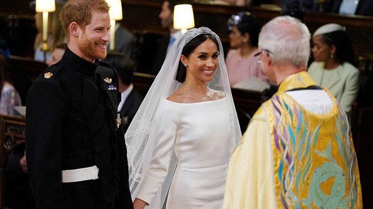 Príncipe Harry e Meghan Markle se casam em uma cerimônia emocionante