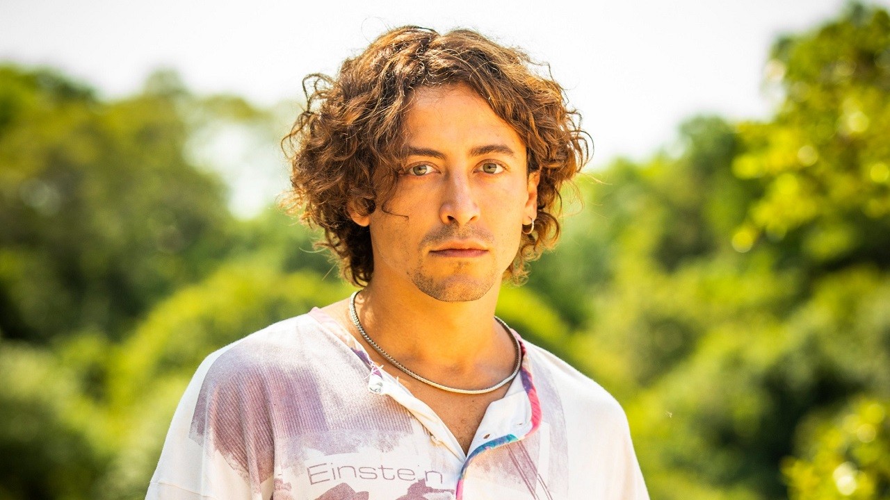 Jesuíta Barbosa como Jove de Pantanal