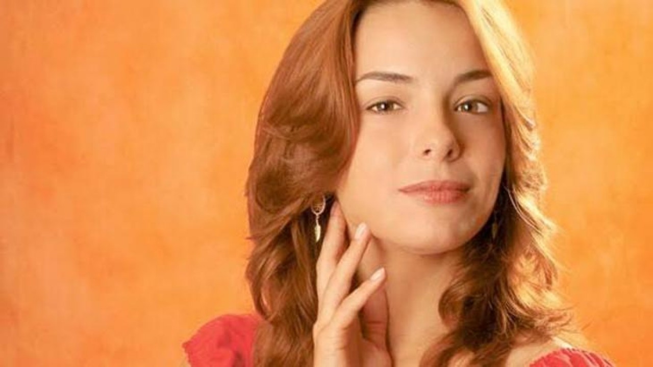 Regiane Alves como Dóris em Mulheres Apaixonadas