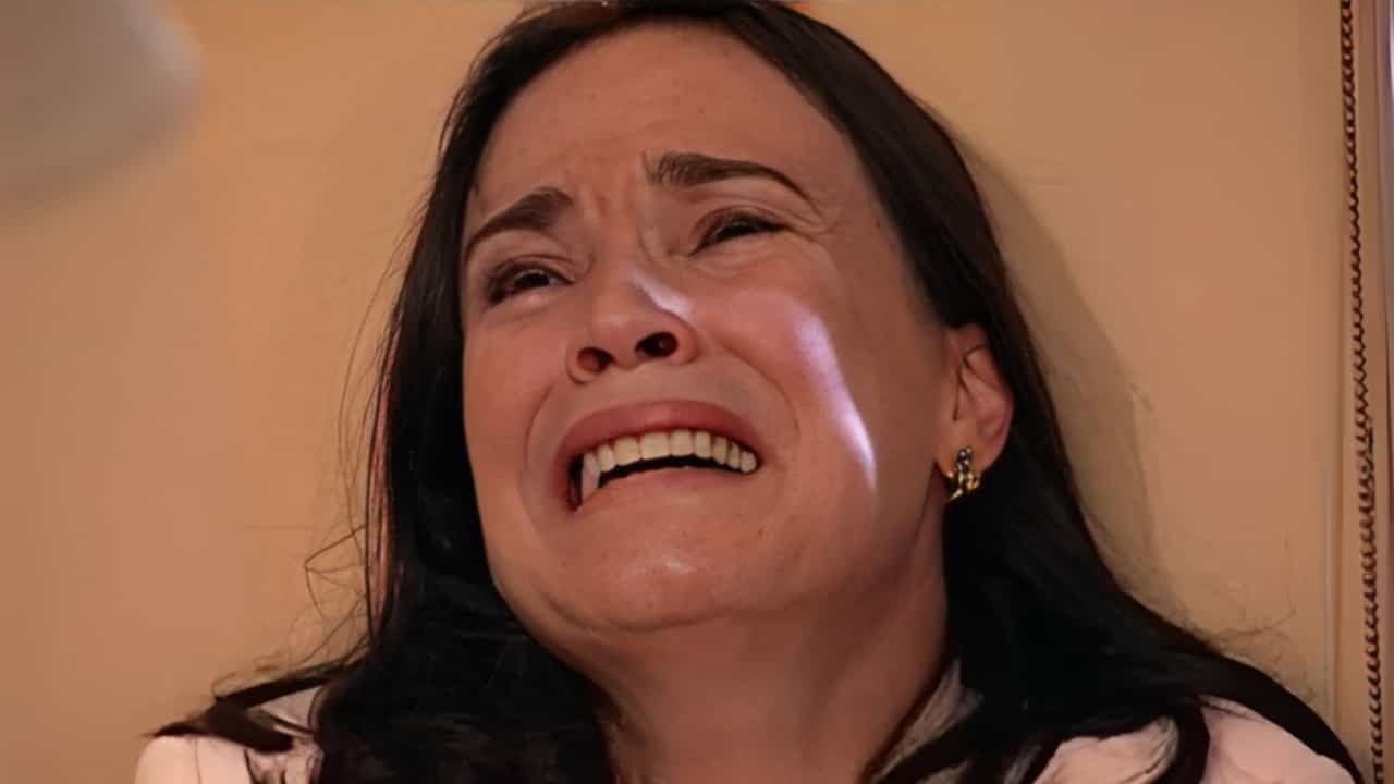 Regina Duarte chorando no último capítulo de Por Amor
