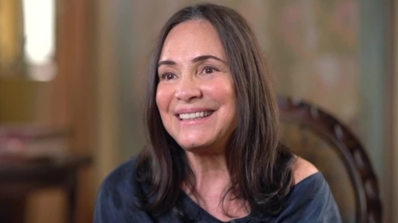 Regina Duarte durante entrevista
