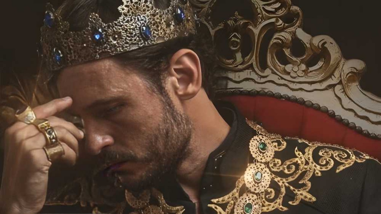Guilherme Dellorto como o Rei Salomão em Reis: A Decadência