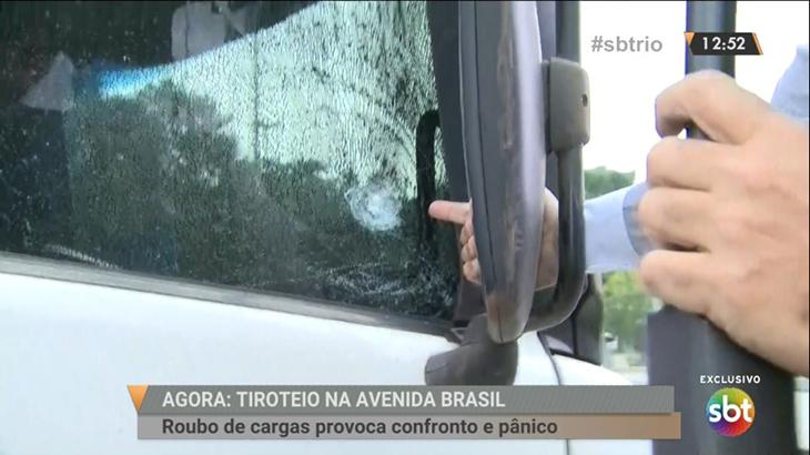 SBT flagra tiroteio ao vivo no Rio de Janeiro e repórter foge da linha de tiro